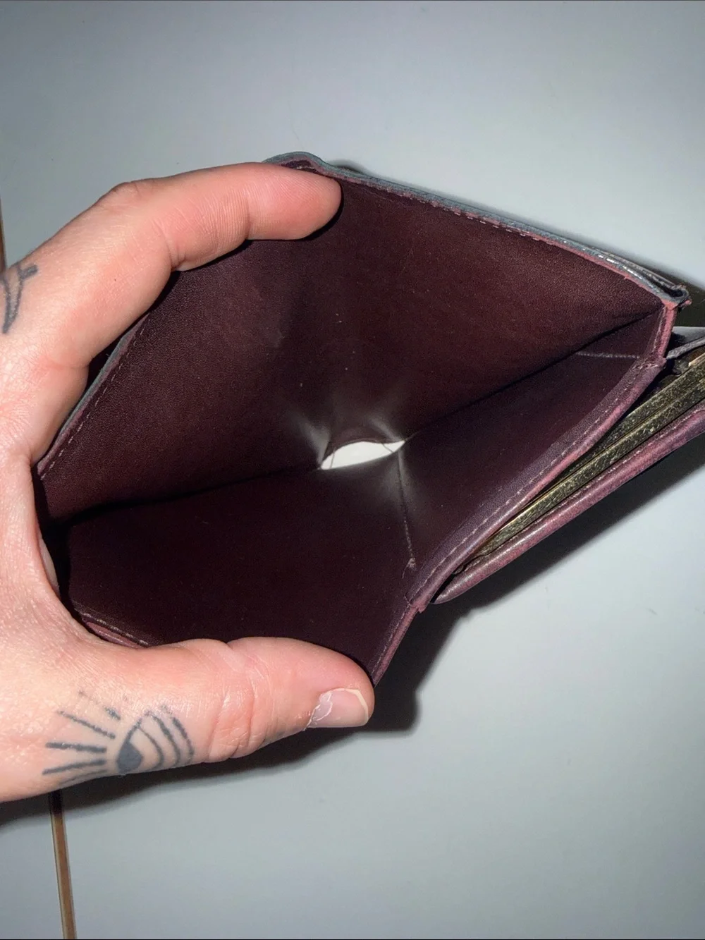 Louis Vuitton Vernis Embossed Compact kiss lock Wallet in Deep Burgundy/brown